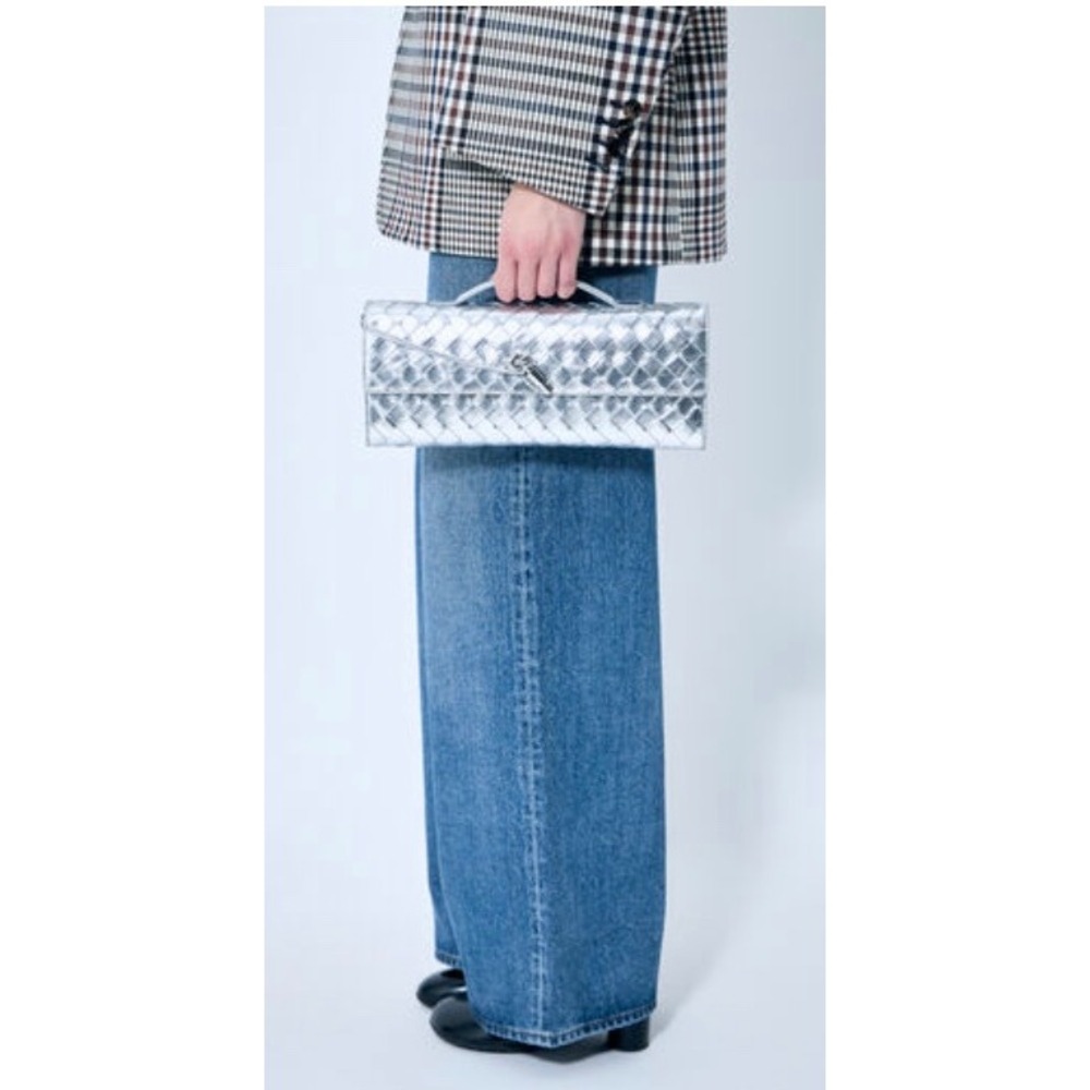 Bottega Veneta Silver Metallic Intrecciato Long Andiamo Clutch Bag